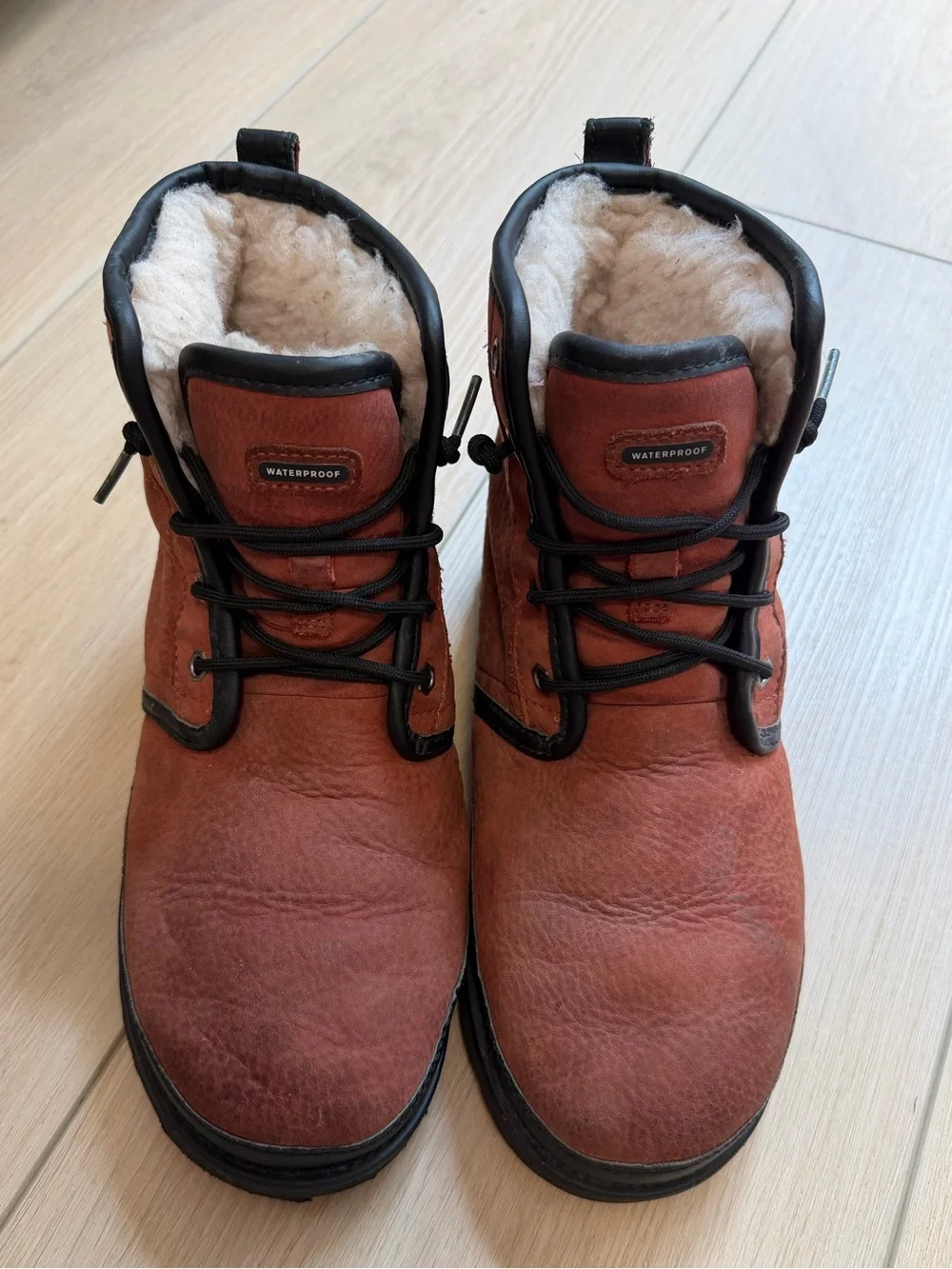Men’s UGG Harkley Boots size 6
